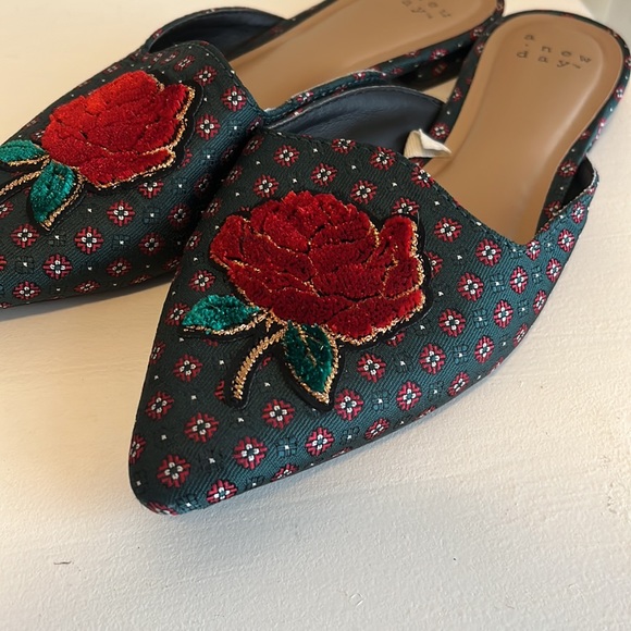 A New Day Rose Embroidered Mules Size 6 - Picture 4 of 8